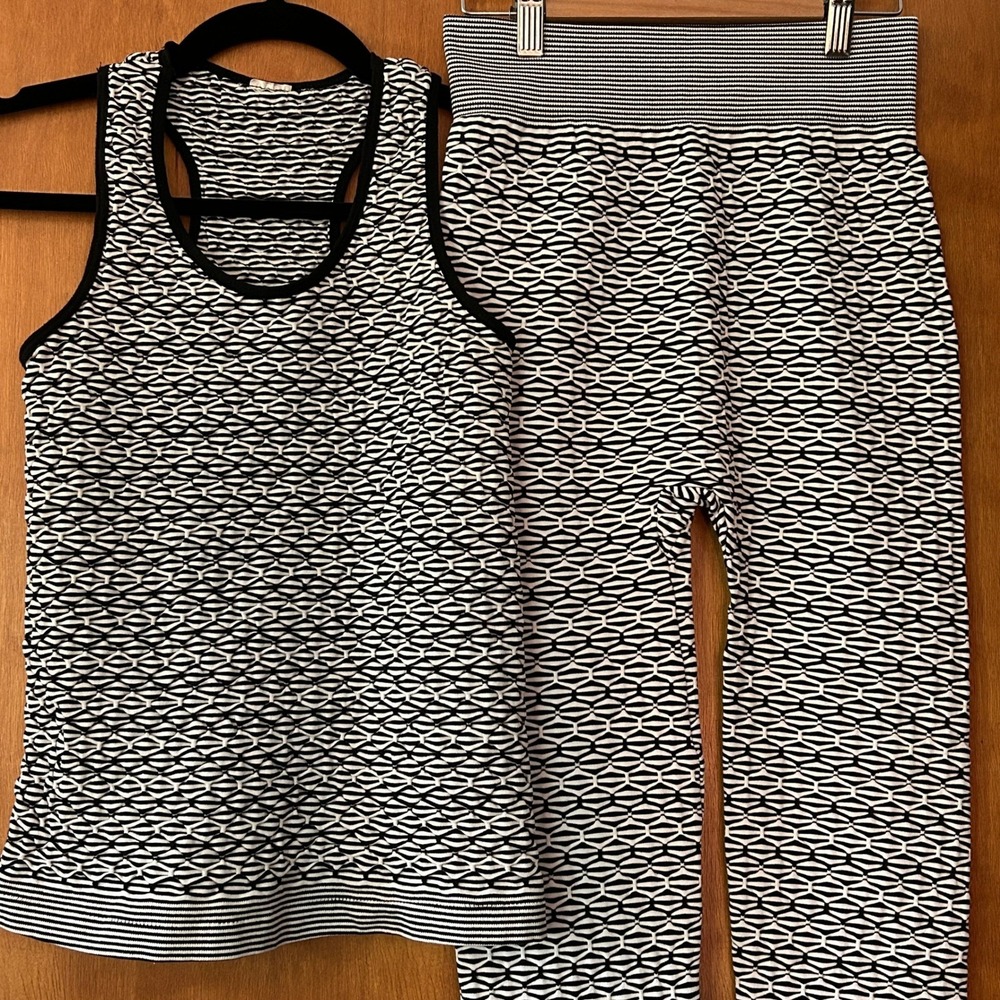 Black White Geometric Textured Seamless Activewear Set Tank Top Leggings XS